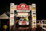 Rallye Český Krumlov: Vyhlášení výsledků na cílové rampě